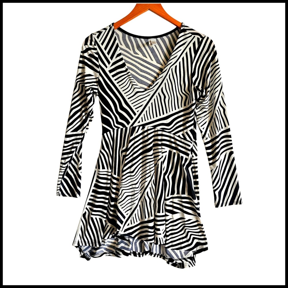 Sharon Max Mini Dress Black White Geometric Print‎ Long Sleeve Casual Medium